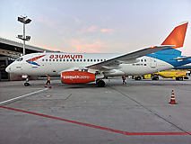 ГТЛК и авиакомпания «Азимут» заключили договор о передаче SSJ 100