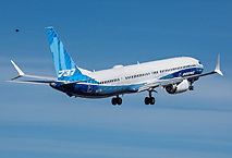 Boeing 737-10 успешно выполнил первый полет